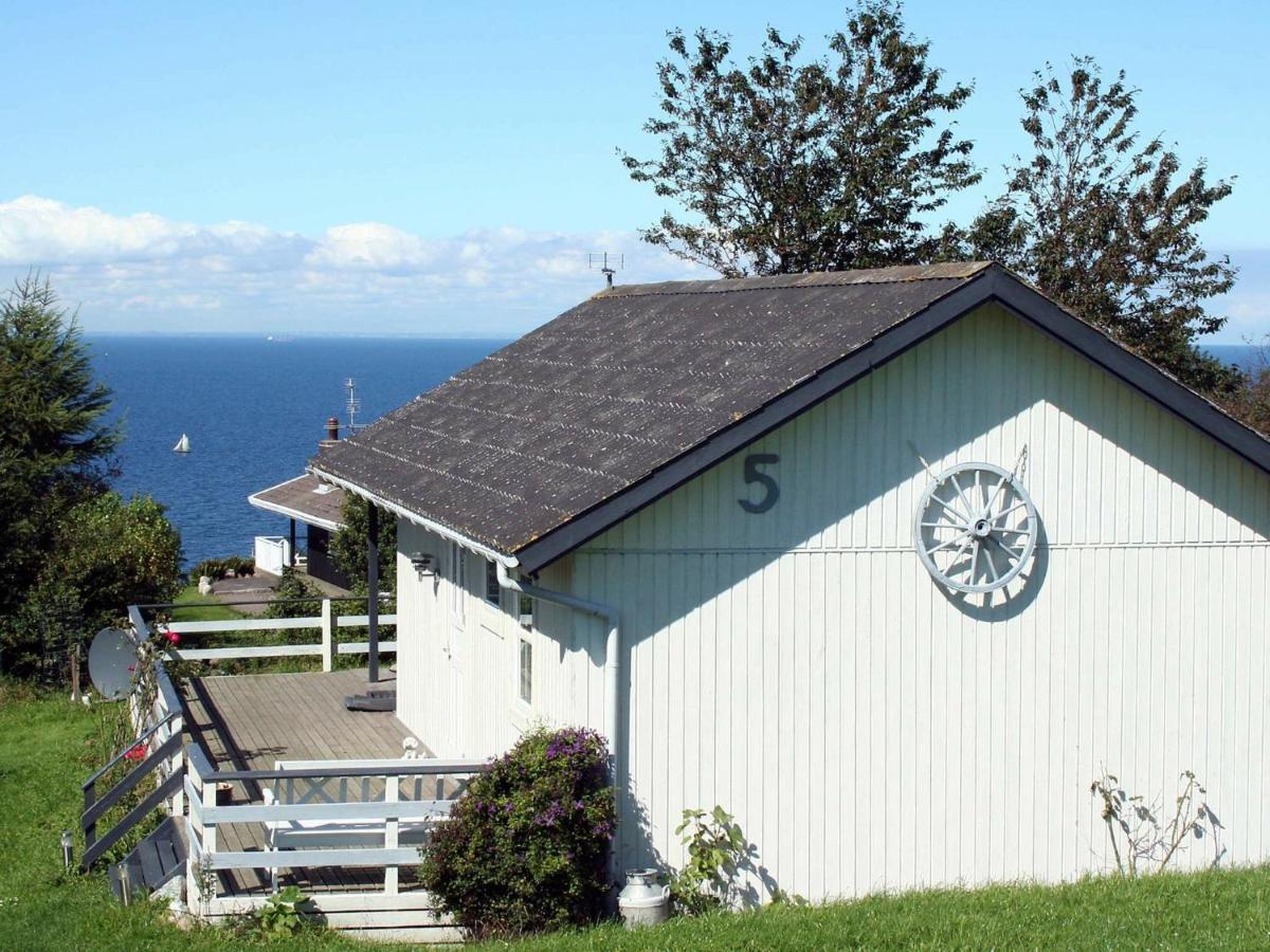 Three-Bedroom Holiday Home In Hasle 3 Vang  Oda fotoğraf