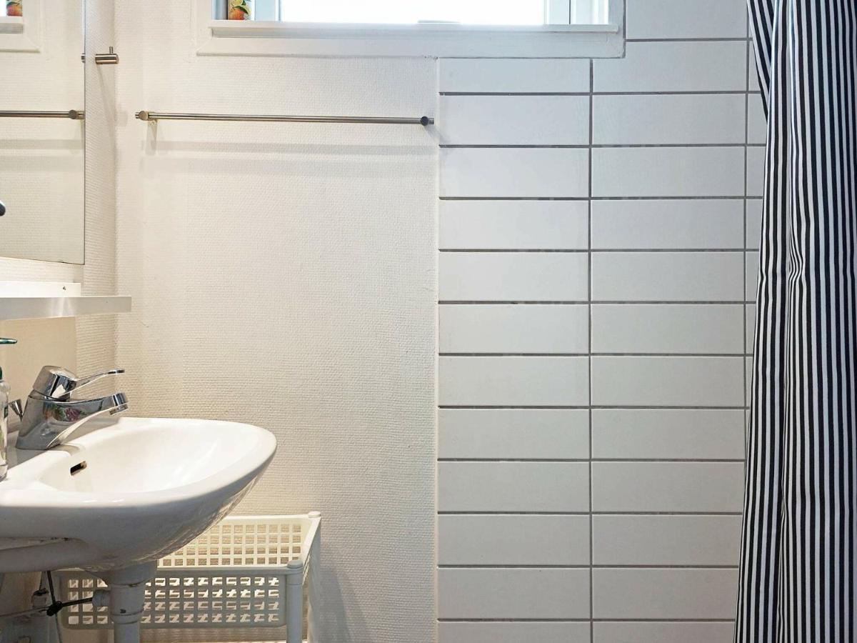 Three-Bedroom Holiday Home In Hasle 3 Vang  Oda fotoğraf