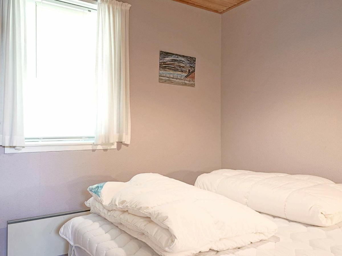 Three-Bedroom Holiday Home In Hasle 3 Vang  Oda fotoğraf